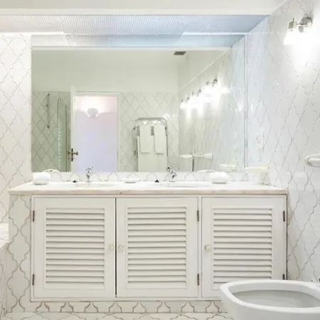 فيلة Sleeps 4 Pool Air Con T480229 *
