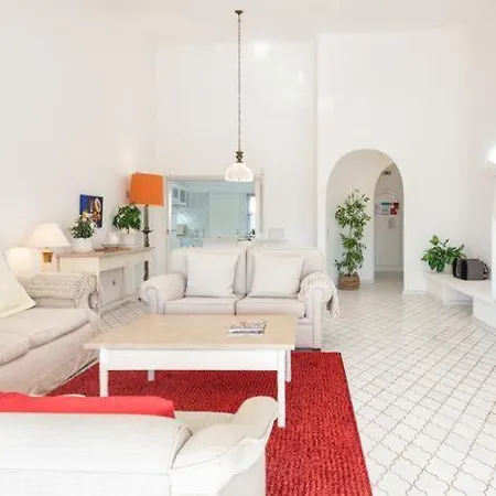 Villa Sleeps 4 Pool Air Con T480229 *